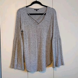 Soft poet sleeved top